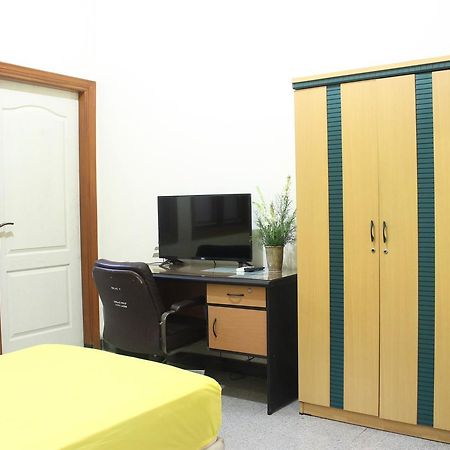 Graha Sekar Arum Syariah Surabaya Exterior foto
